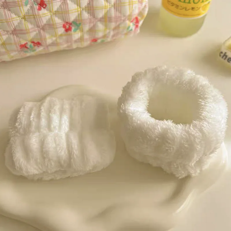 Women's Soft Bow Headband and Wrist Towels Set