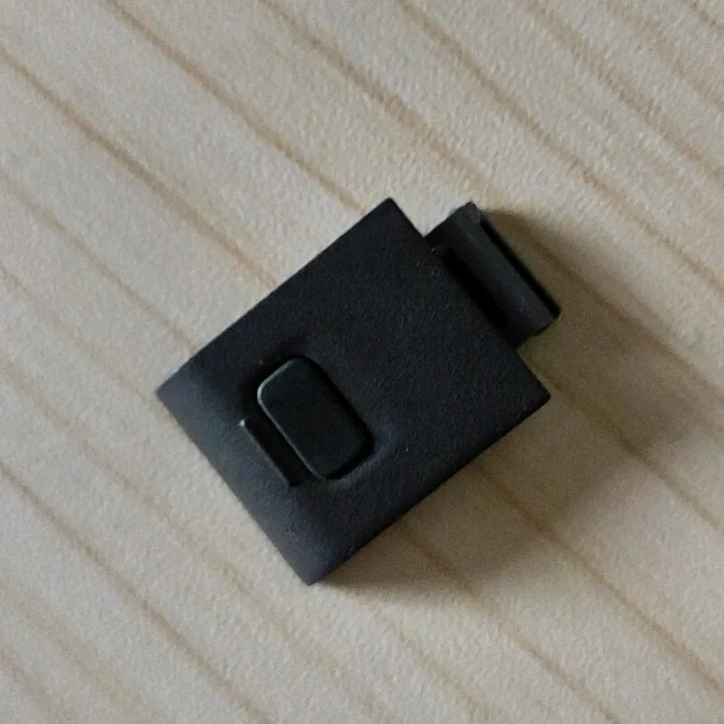 

DJI Osmo Action 1 USB-C Cover Original Accessories Protect Covers The USB-C Port And MicroSD Card Slot Repelling Water And Dust.