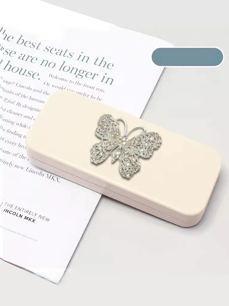 

Solid Color EyeEyewear Cases Portable & Anti-Stress - Diamond Butterfly Brooch Amber Decor