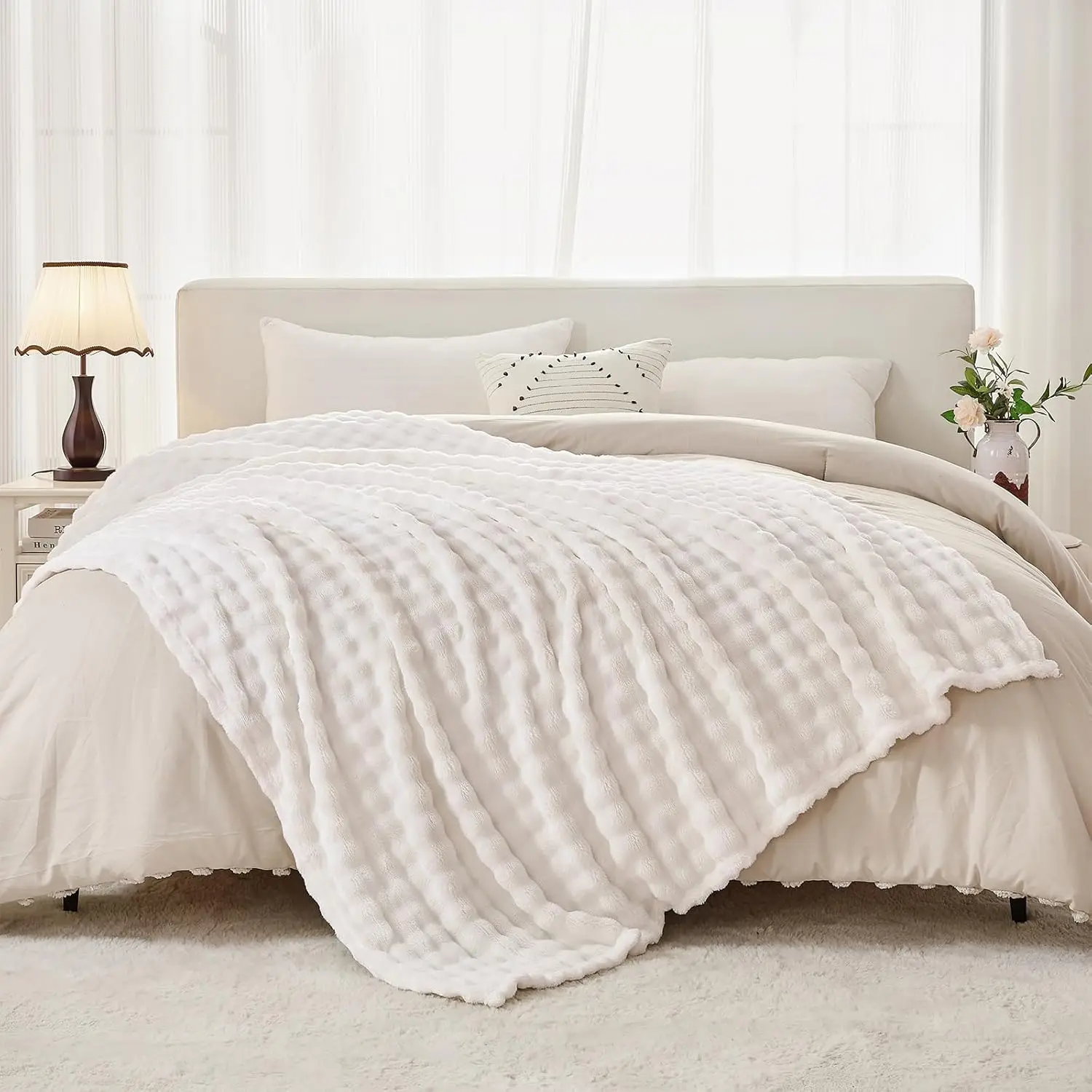 Luxurious 3D Bubble White Plush Fleece Blanket - Ultra-Soft Textured Throw