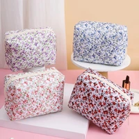 Storage Organizer Floral Puffy Quilted Makeups Bags Flower Printed Cosmetic Pouch Large Travel Cosmetics Bag Makeup Accessory 2