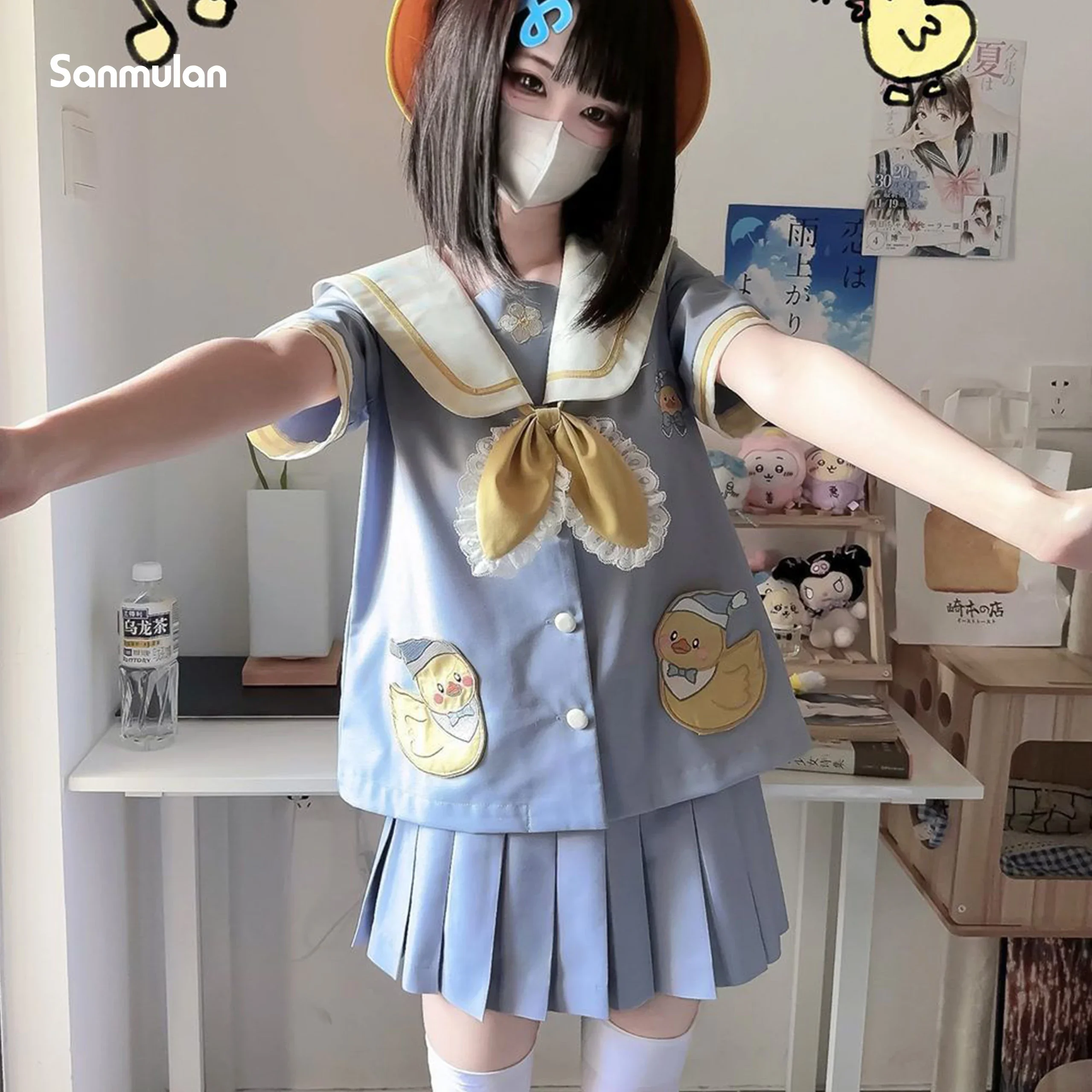 Sailor suit, a cute kindergarten style.