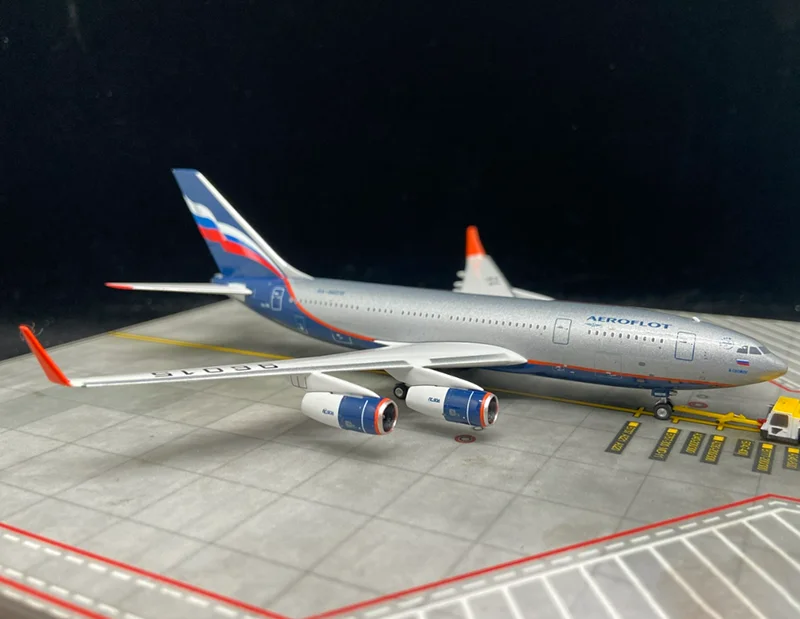 s*︎様 Ilyushin IL-96-300 1/400 Aeroflot 1/400 Ilyushin IL-96-300 Aeroflot by Phoenix diecast