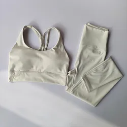 Women's Breathable Yoga & Gym Wear Set - 2-Piece Sports Crop Top and High-Waist Legging Fitness Outfit - M (Beige)