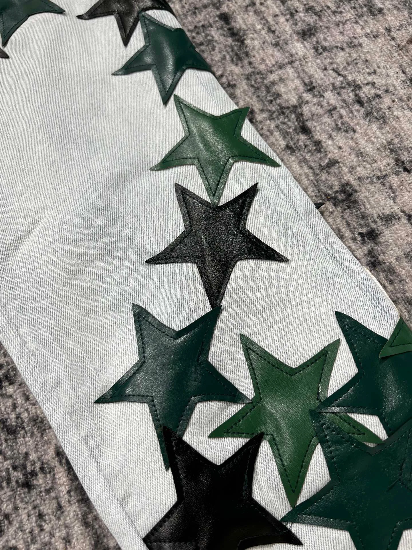 men allover green star patches distressed jeans 4
