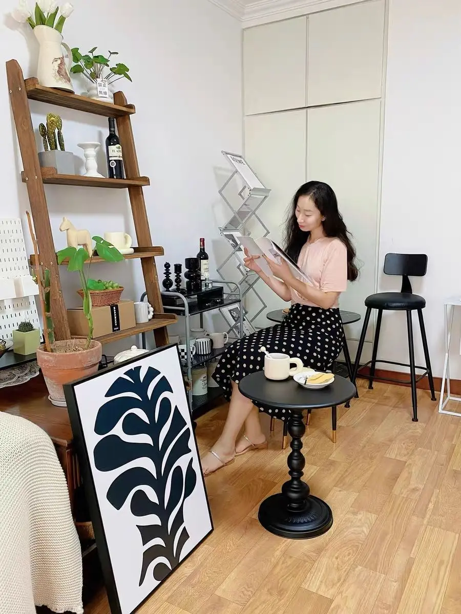 Description Picture 2 of itemNordic Wrought Iron Retro Side Table Living Room Sofa Side Table Coffee Table Round Table Small Apartment Balcony Table