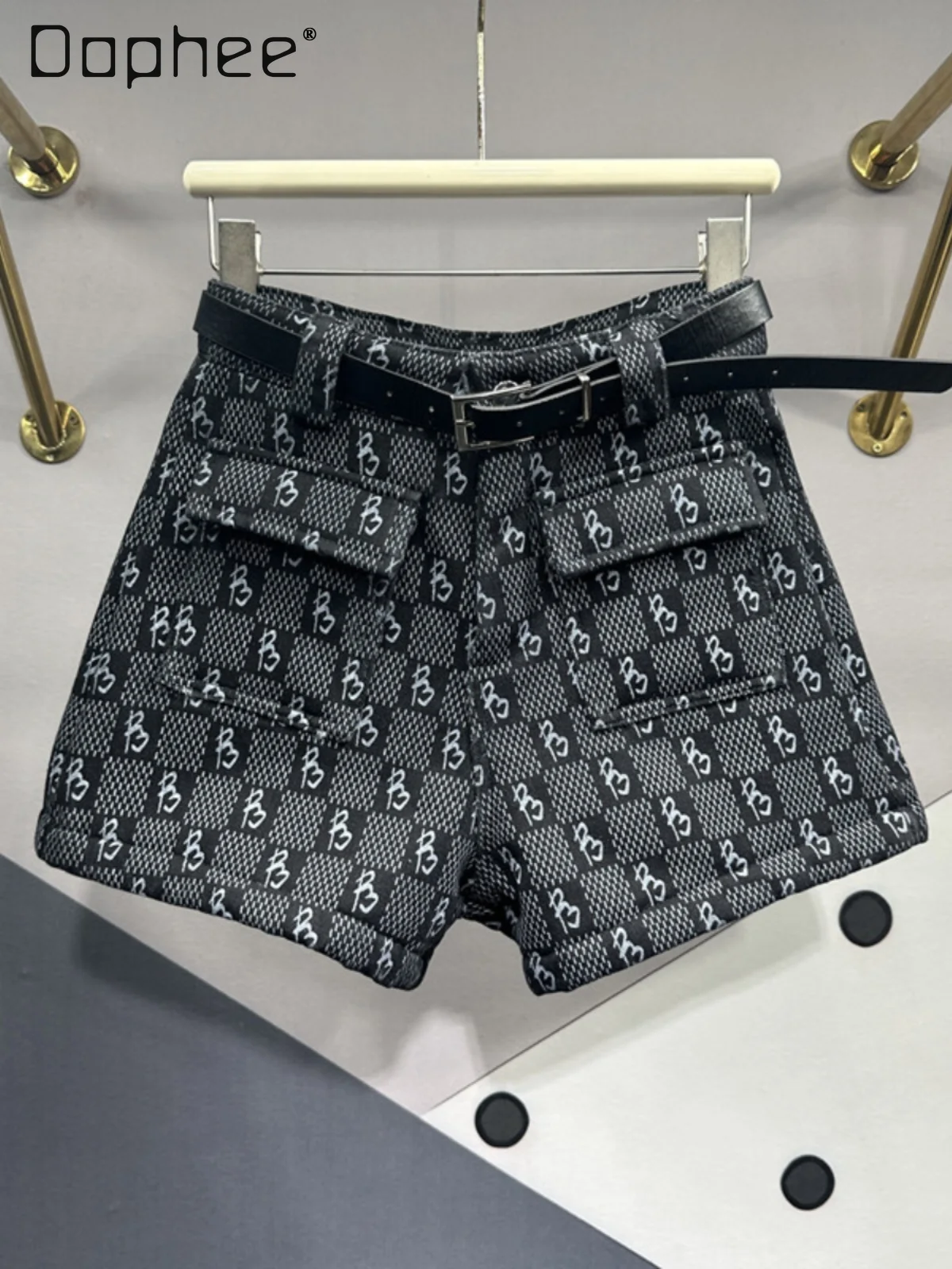 Women's Patch Pocket Denim Shorts Feminino 2024 Spring New European Woman Dark Black Slimming Printed Wide Leg Jean Hot Pants
