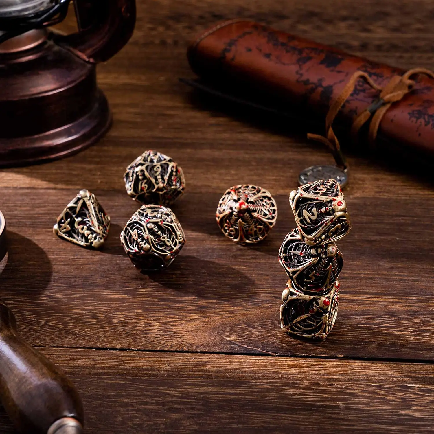 Hollow metal skull dice 7-piece set Cthulhu polygonal dice RPG board game Pathfinder metal role-playing board game D20D12D6