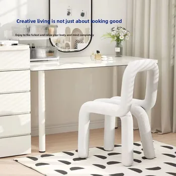 Bold Chair  Creative Internet Celebrity Makeup Chair Personalized Leisure Alien Chair Fashion Store Designer Dining Chairs