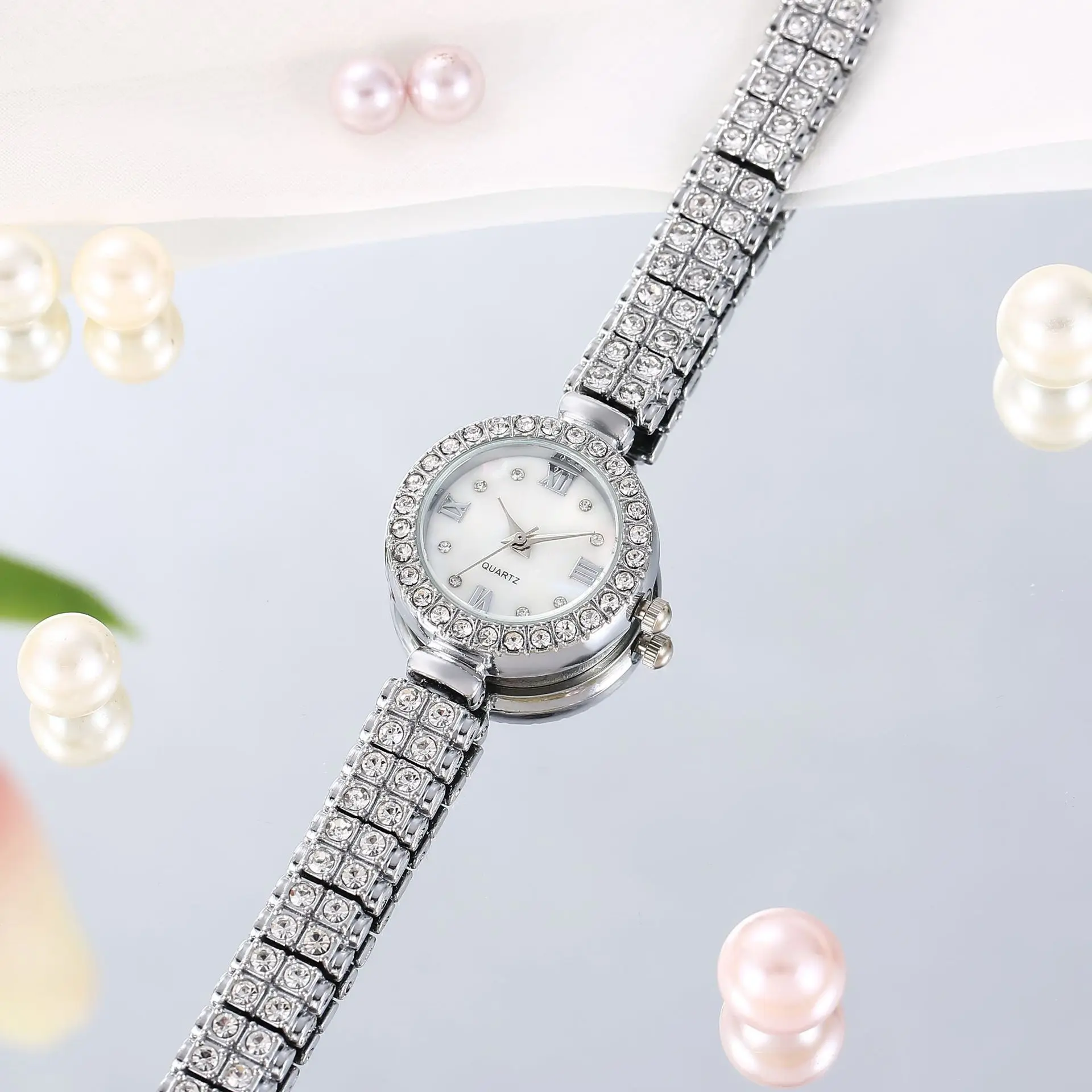 UTHAI W47 Fashion Light Luxury Temperament Women's Watch Round Diamond Clock Ladies  Jewelry Versatile Wristwatch 1