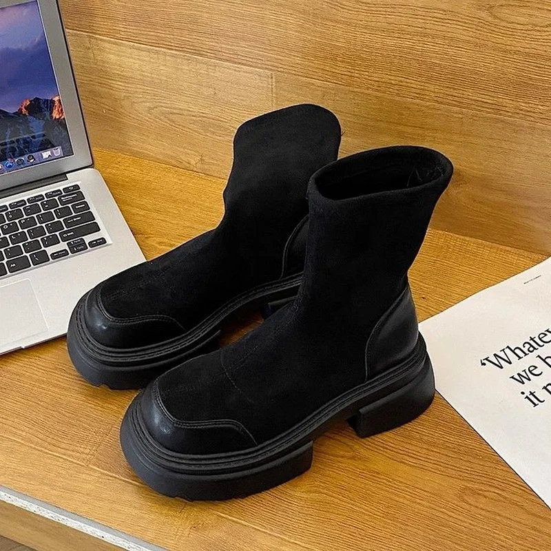 Autumn Retro Thick-Soled Women & Girls Boots Fashion Slip-On Female Soft Leather Shoes Size 35-40