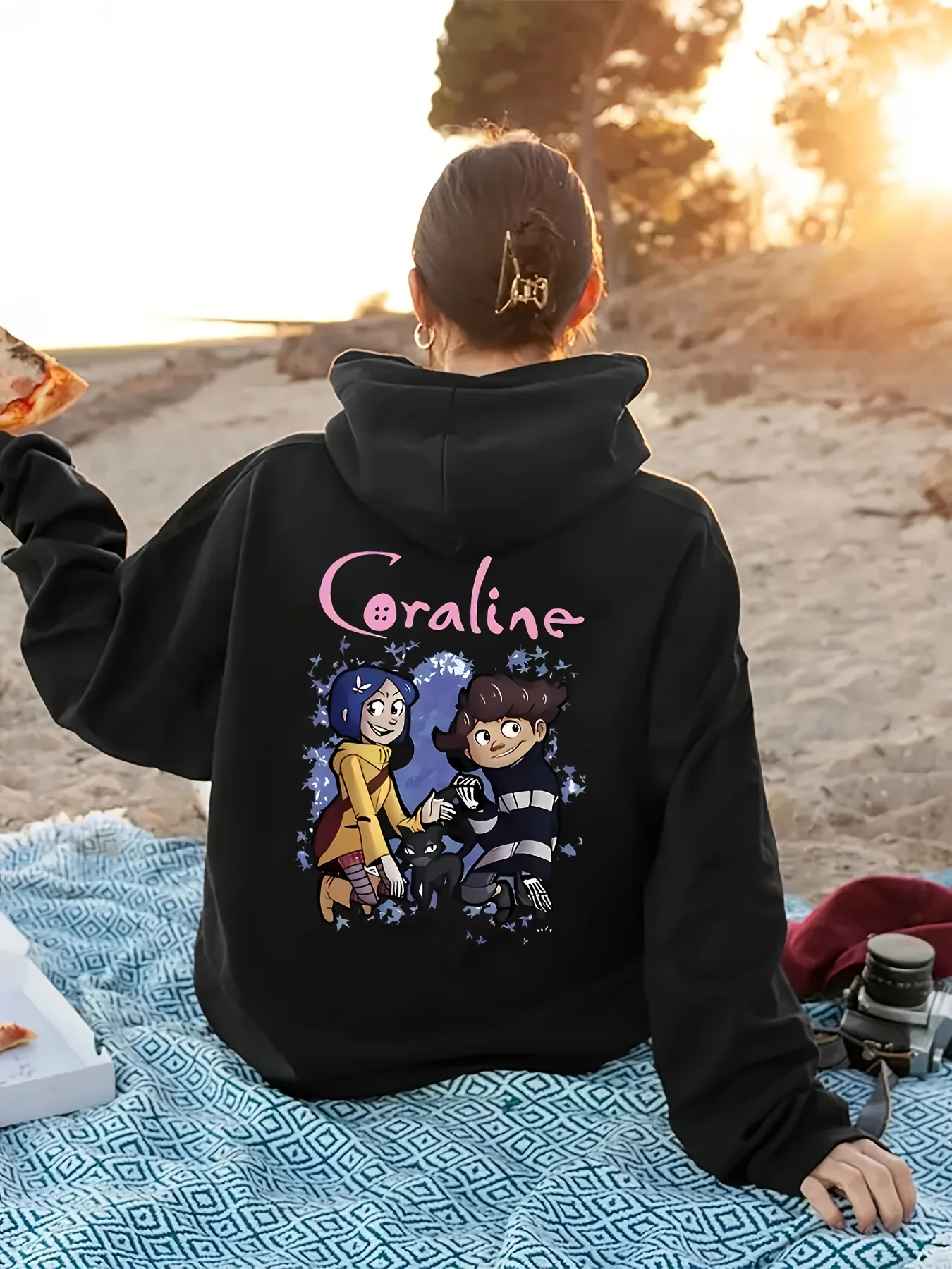Sudadera con capucha con estampado de dibujos animados Coraline