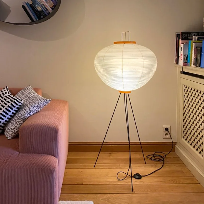 Akari 10a Floor Lamp