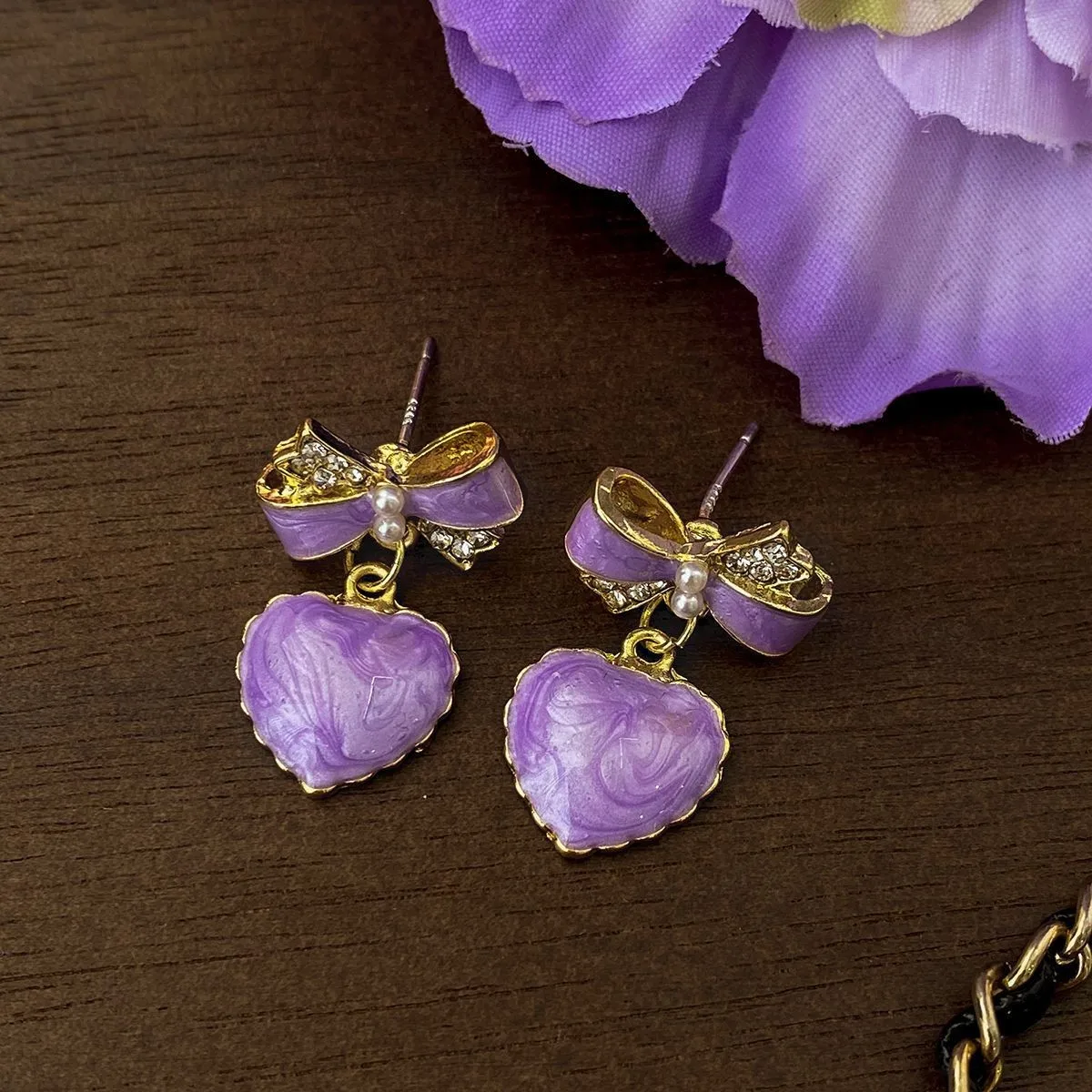 Taro Lila-Rote Schleife Herz Kristall Imitationsperlen Anhänger Ohrringe für Frauen Farbiger Schmuck Mädchen Geschenk – Detail 1