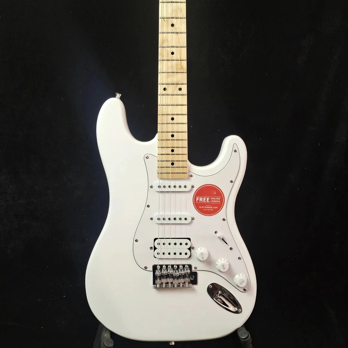 

HOT! S T Guitar Solid Body white Color maple Fingerboard body Chrome Hardware Free Shipping