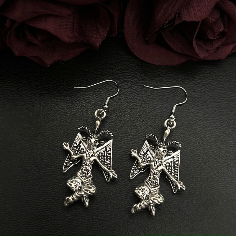 Porte-clés Baphomet Pentagramme Tête De Chèvre - Argenté - Style Occulte Et Mystique
