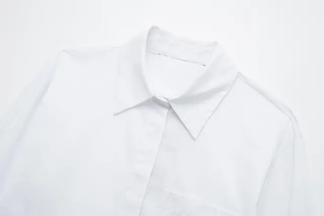 Cropped shirt in white