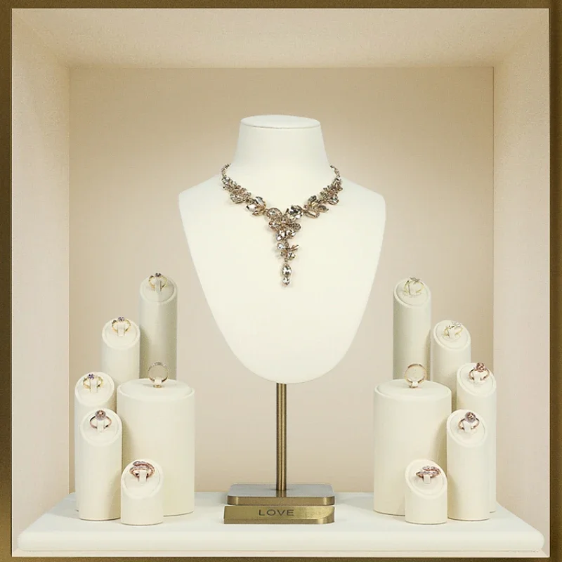 

Beige microfiber metal jewelry display props, earrings, jewelry racks, jewelry counters, necklaces, earrings display racks
