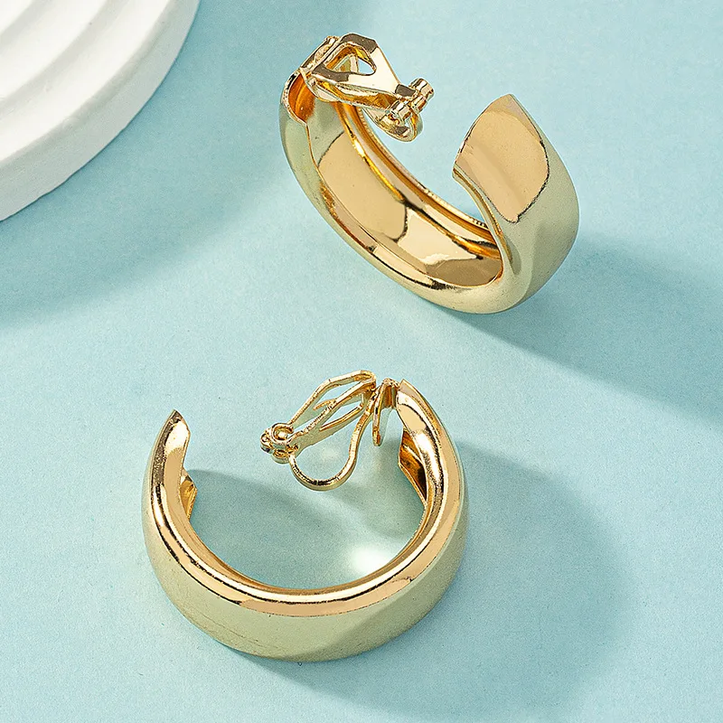 Vintage Golden Minimalist C Shape Clip on Hoop Earrings Non Pierced Cute Earrings for Women Trend Jewelry Gift ear clip earrings clip earrings ear clip hoop earrings ear accessories