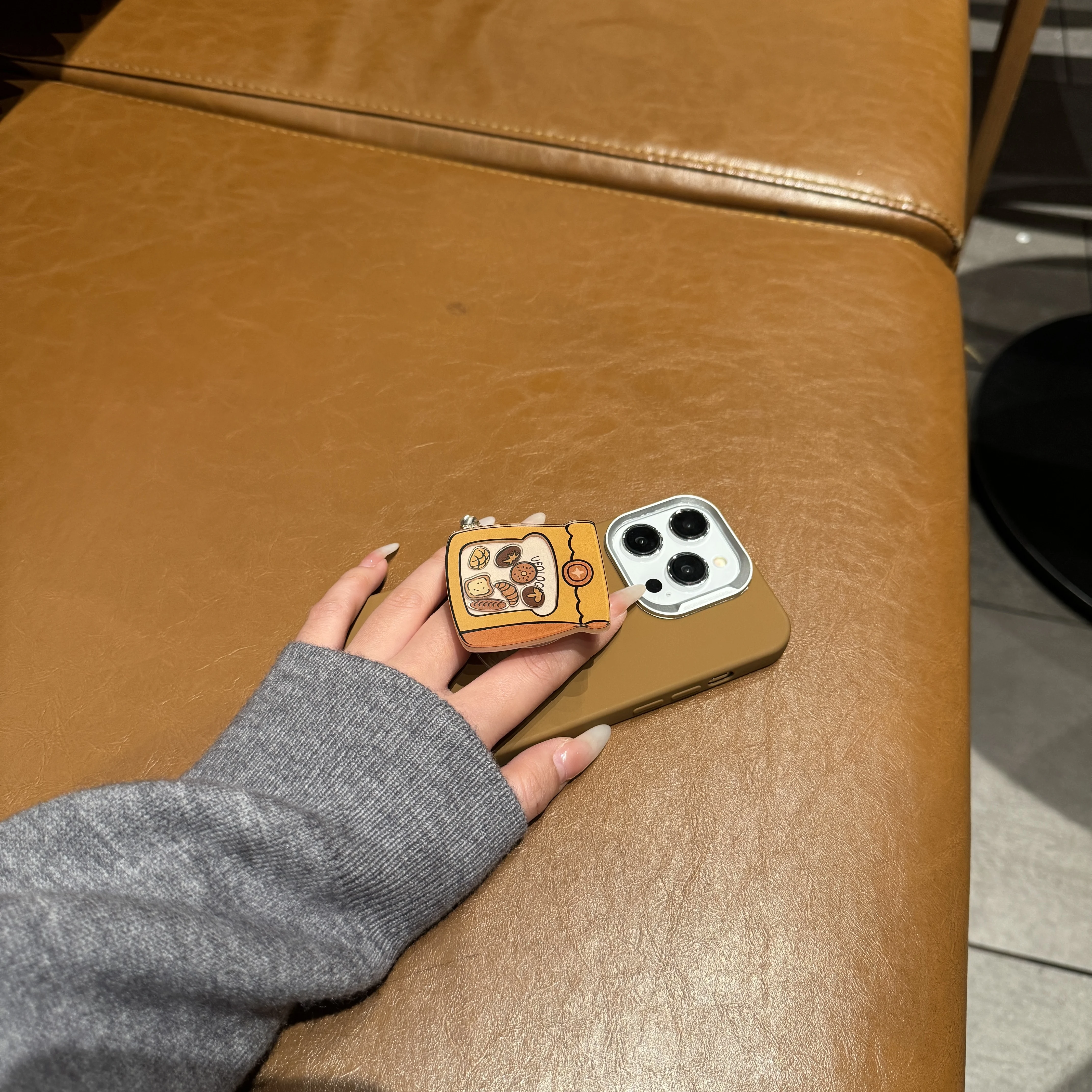 Ins Korea Simple Maillard Solid Color Mobile Bread Bracket Phone Case for iPhone 16 15 14 13 Pro Max Back Cover Funda