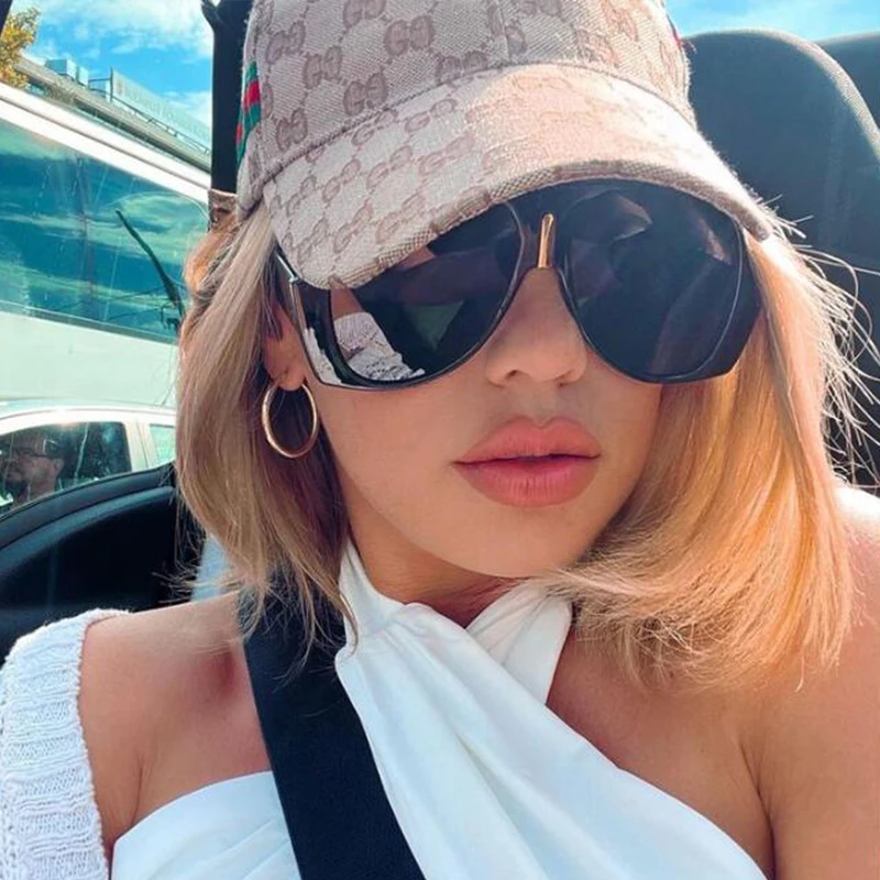 Chic Black Oversized Designer Sunglasses for Women with Oval Lenses