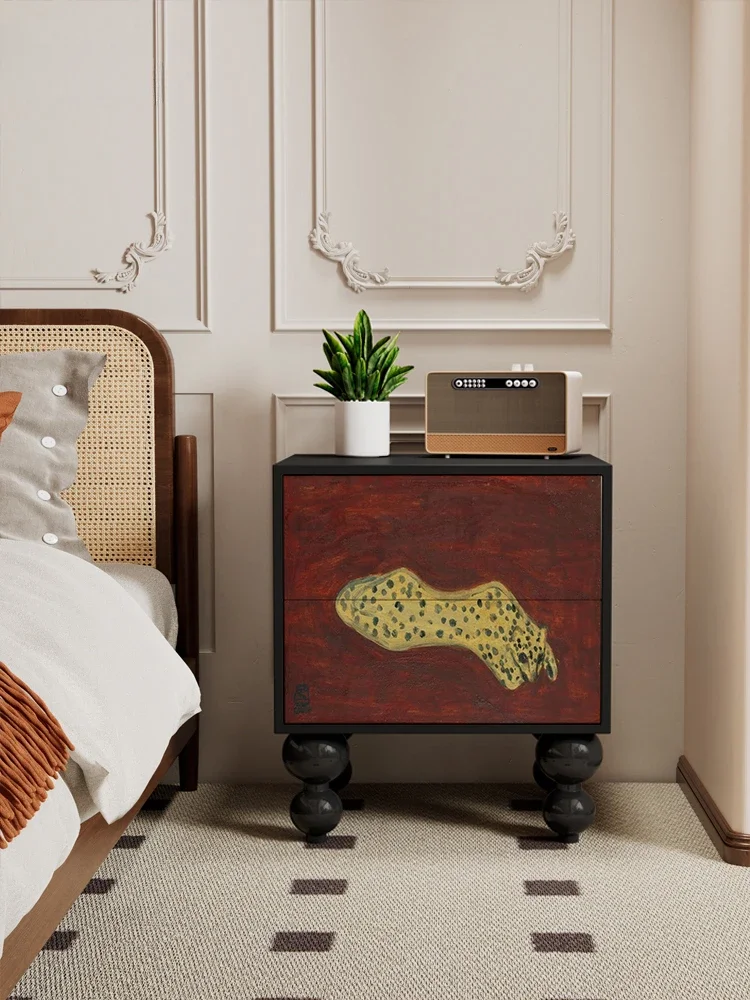 Рисунок 2 - Американский Ретро прикроватный шкаф