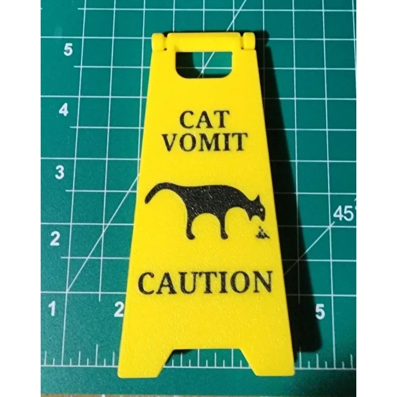 5-Inch Cat Vomiting Ornaments for Pet Supplies Decoration Dog and Cat Vomit Warning Sign Display 1pc