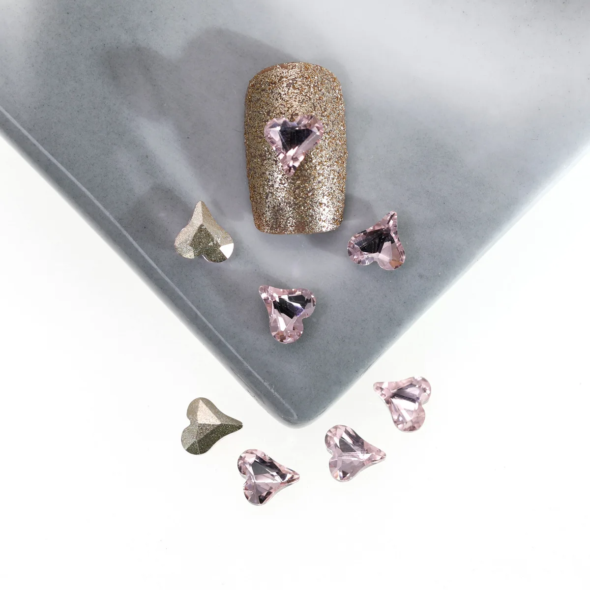 50 stücke 6x7mm heißer Verkauf spitzer Boden Farbe krumm Pfirsich Herz gemischte Farbe weiß Mondlicht Nagel Verbesserung Diamant – Detail 6