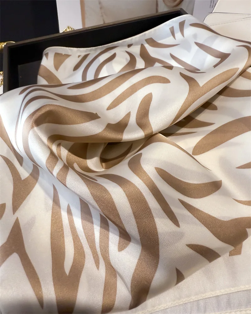 2025 Mode Zebra Streifen Designer Print Schal Frauen 70x70 cm Satin Schals Luxus Bandana Hijab Halstuch Schal Kopftuch – Detail 16
