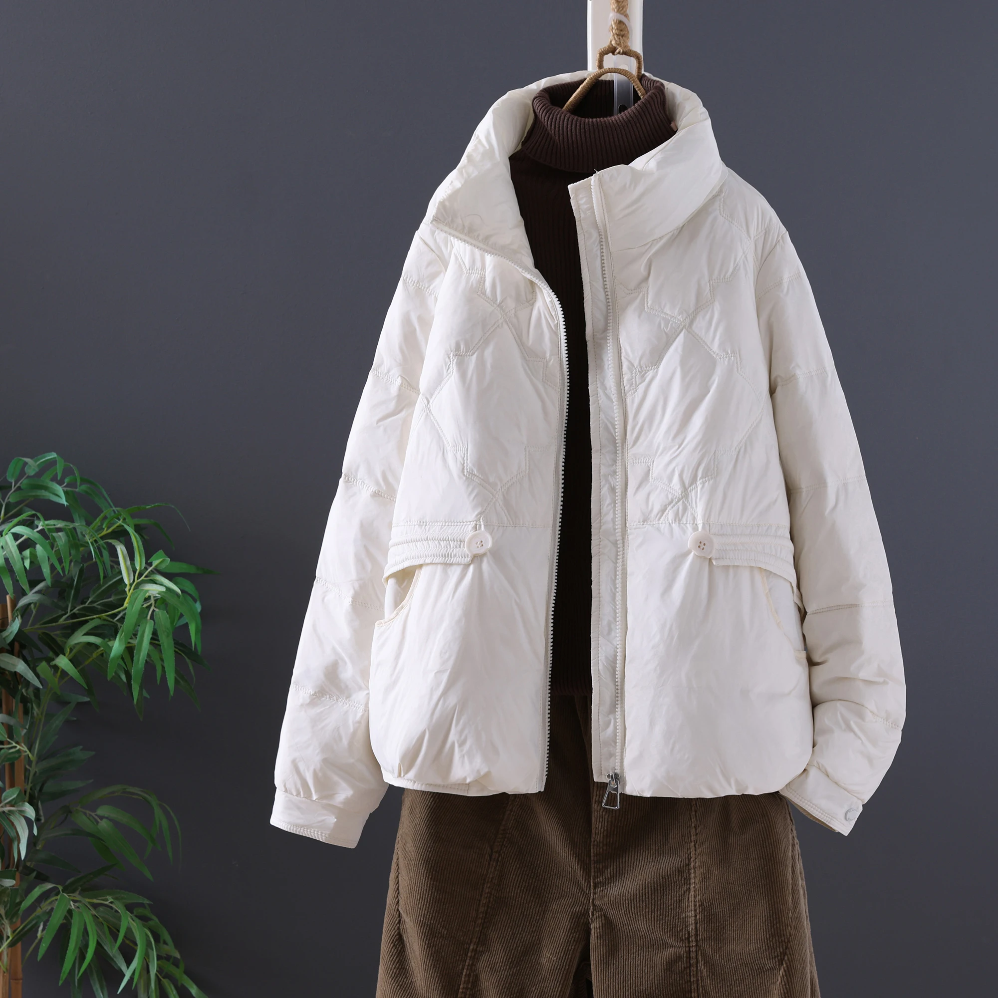 New 2025 Cotton-padded Jackets Women's Short Fashion Lightweight Winter Loose Coats Female Stand Collar Warm Overcoats N698