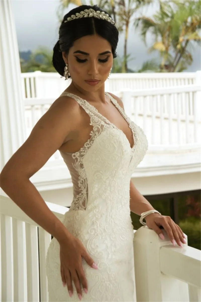 

Exquisite Spaghetti Strap V-Neck Mermaid Wedding Dresses Luxury Illusion Draped Bridal Gown Appliques vestido de noiva