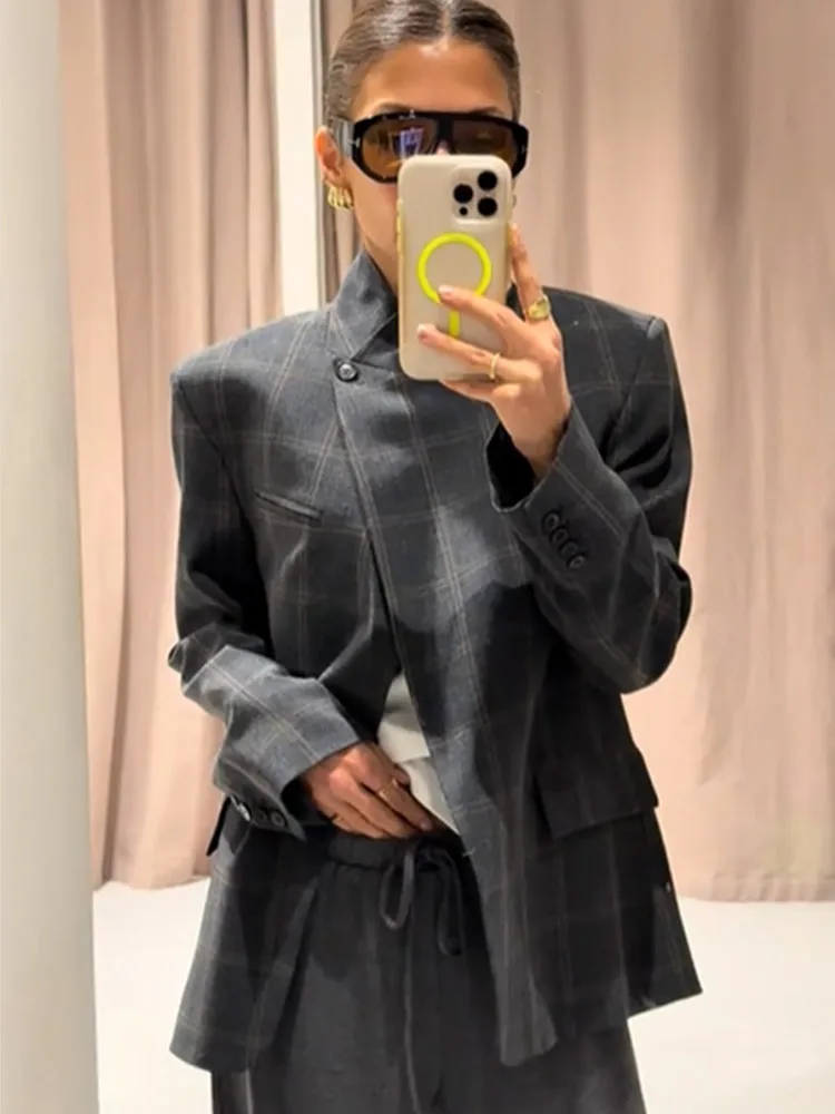 Women’s Irregular Plaid Blazer 4