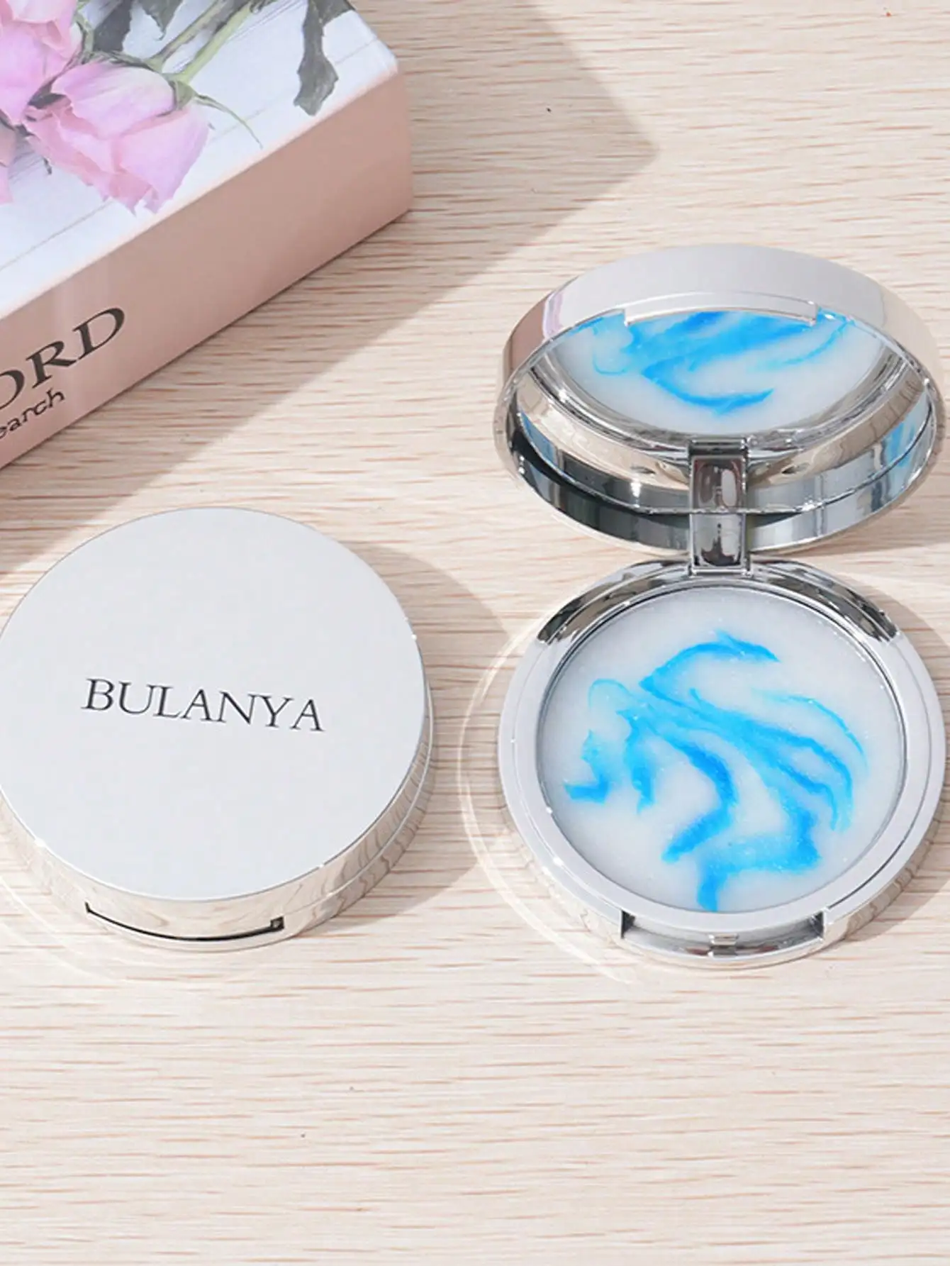 Oil Control Long-lasting Powder with Puff for Makeup Setting Waterproof Wet and Dry Facial Foundation Cosmetics