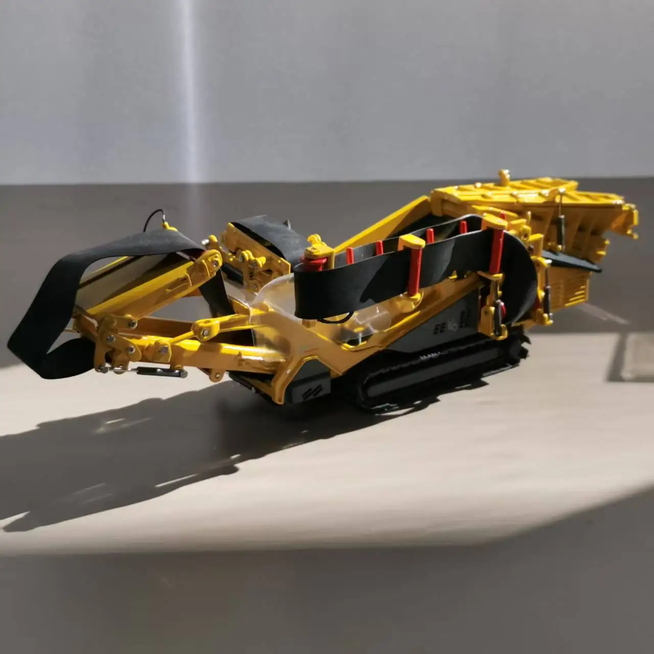 Keestrack Screening Crusher Crawler Transport Machinery 1:50 Scale Alloy Rare Engineering Car Model Toy Gift Collection Die-cast 16 Sfb1c1903a5dc4f2bb112c5e447af34daJ