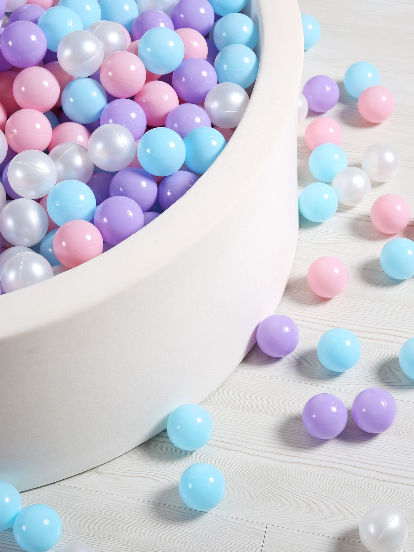 BPA Free Non-Toxic 5.5CM 100pcs Soft Plastic Ball Pit Balls with Bag 4 Colours Purple Pink Light Blue and Pearl White 2