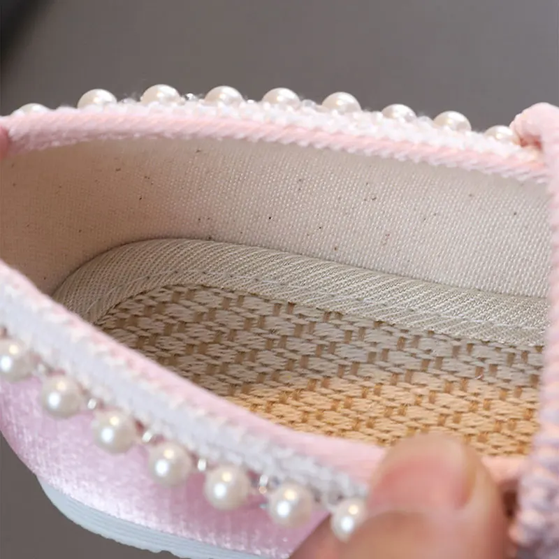 Рисунок 5 - Вышитая обувь Hanfu для девочек