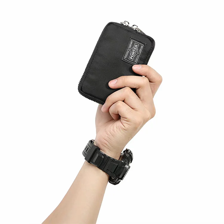 필수적인 실용성과 스타일을 갖춘 Porter Short Waterproof Small Wallet