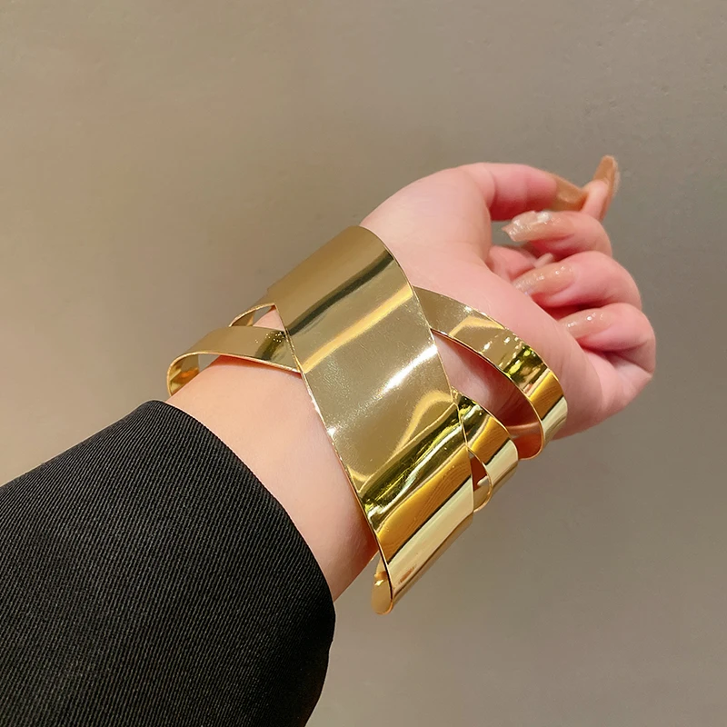 Geometric Alloy Bracelet for Women - Image 15