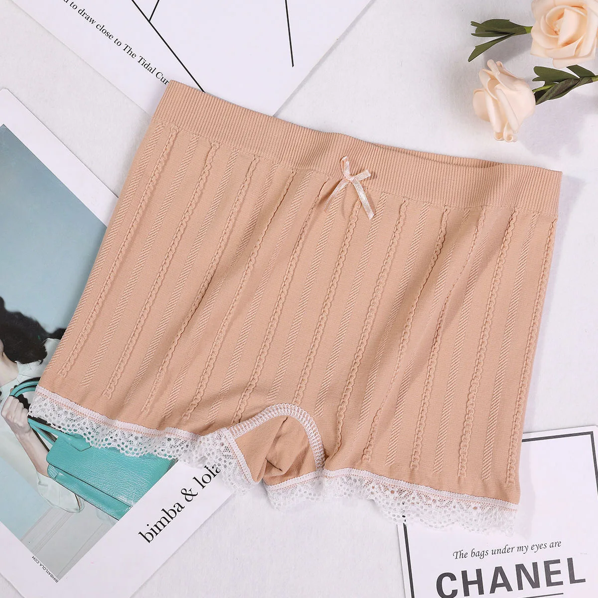 Рисунок 4 - Шорты женские кружевные бесшовные