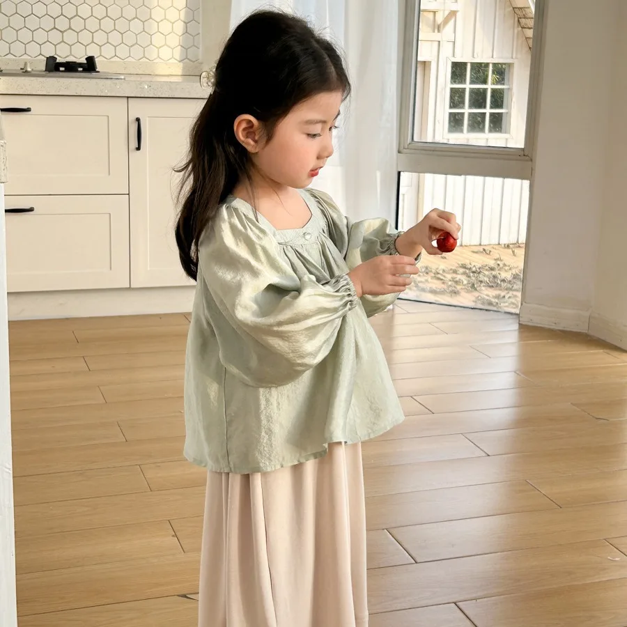 

2024 Spring Children's New French Square Neck Doll Girl's Fashionable Versatile Loose Long Sleeved Shirt