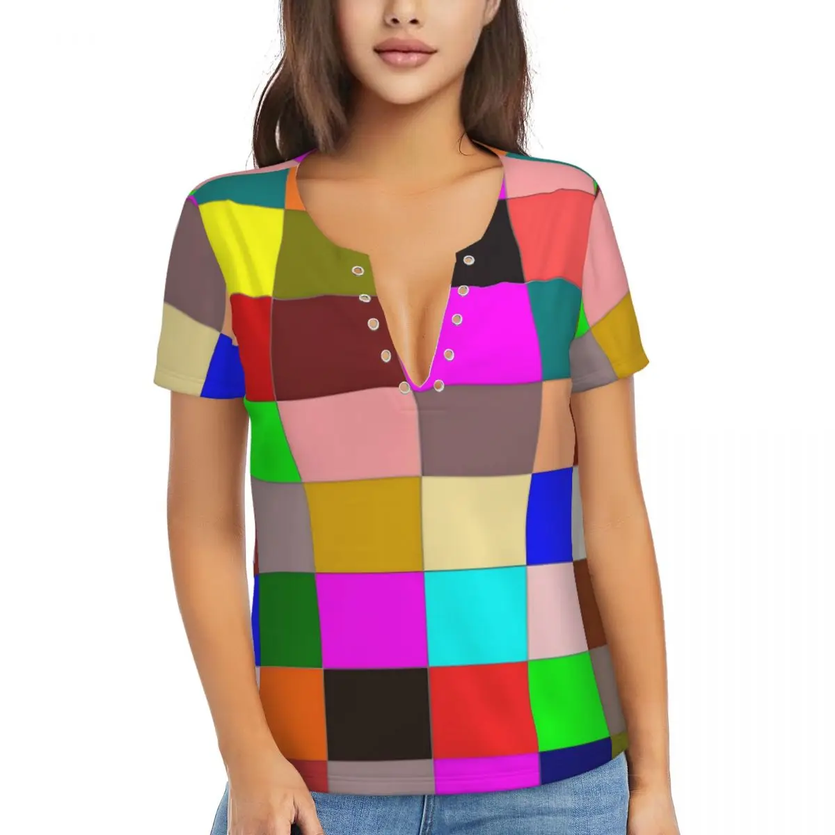 

Футболка в шахматную клетку с глубоким V-образным вырезом и коротким рукавом