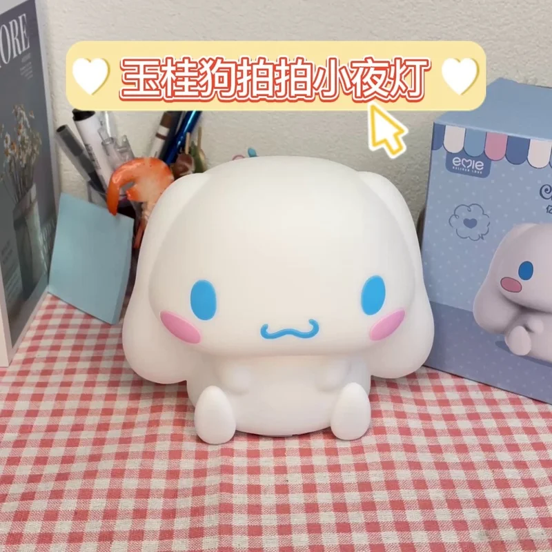 

Sanrios Cartoon Desk Lamp Kawaii Cinnamoroll Bedroom Bedside Lamp Silicone Pat Night Light Children's Eye Protection Lights Gift