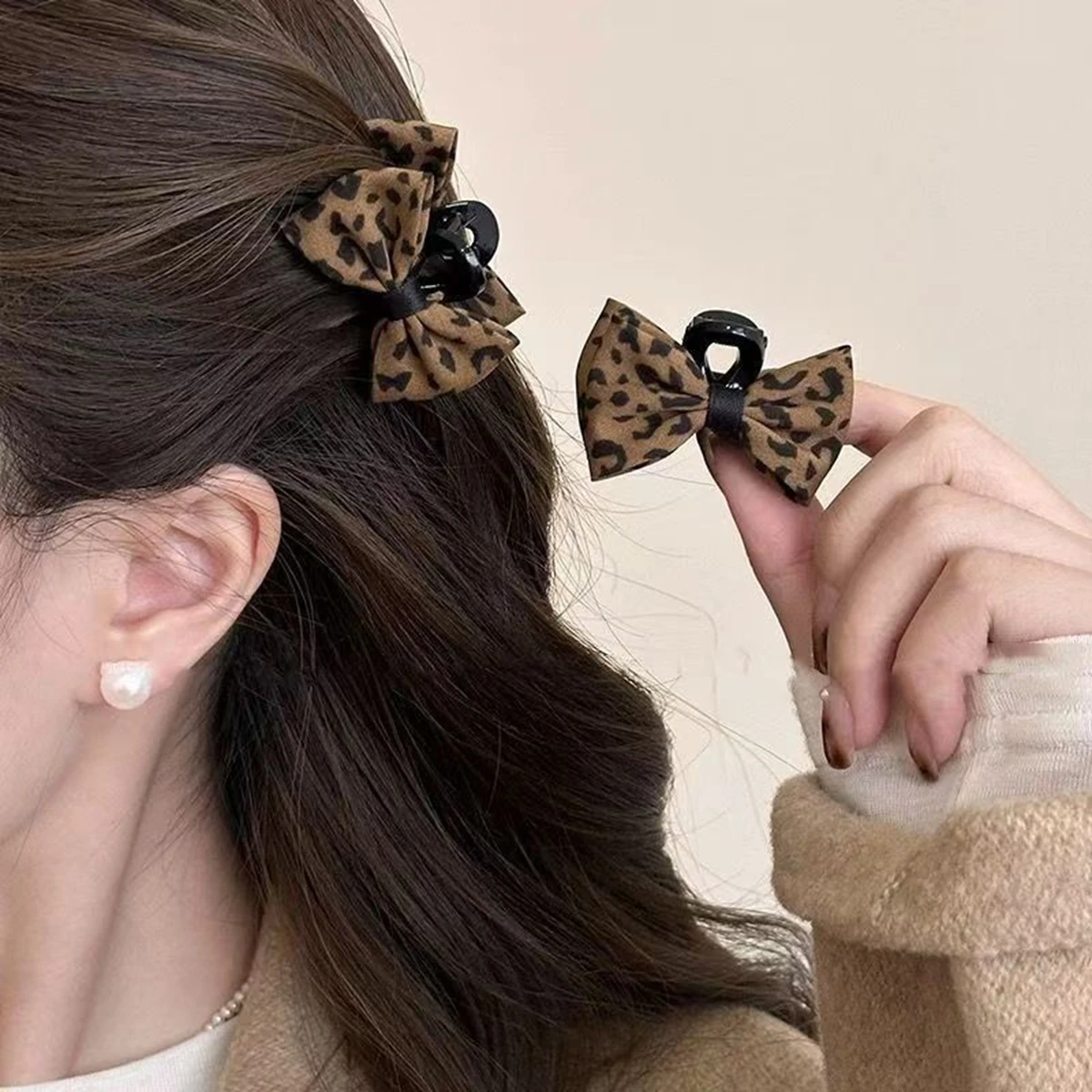 2 Stück Schwarze Satin-Schleifen-Haarspangen für Frauen, Niedliche Mini-Schleifen-Haarklammern, Y2K Haaraccessoires für Zöpfe und Tägliche Frisuren S – Detail 5