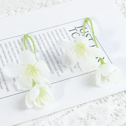 Set of 10/20 Daisy Artificial Flowers for Home Decor and Wedding Decoration - Elegant Fake Flower Ornaments for DIY Crafts and Bouquets (WHITE)