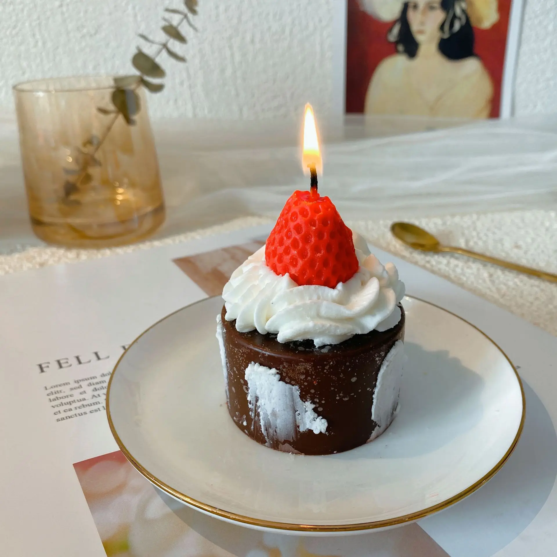 

Chocolate Strawberry Cream Cake Scented Candles INS Style Handmade Aromatherapy Candles DIY Fruit Dessert Birthday Party Decorat