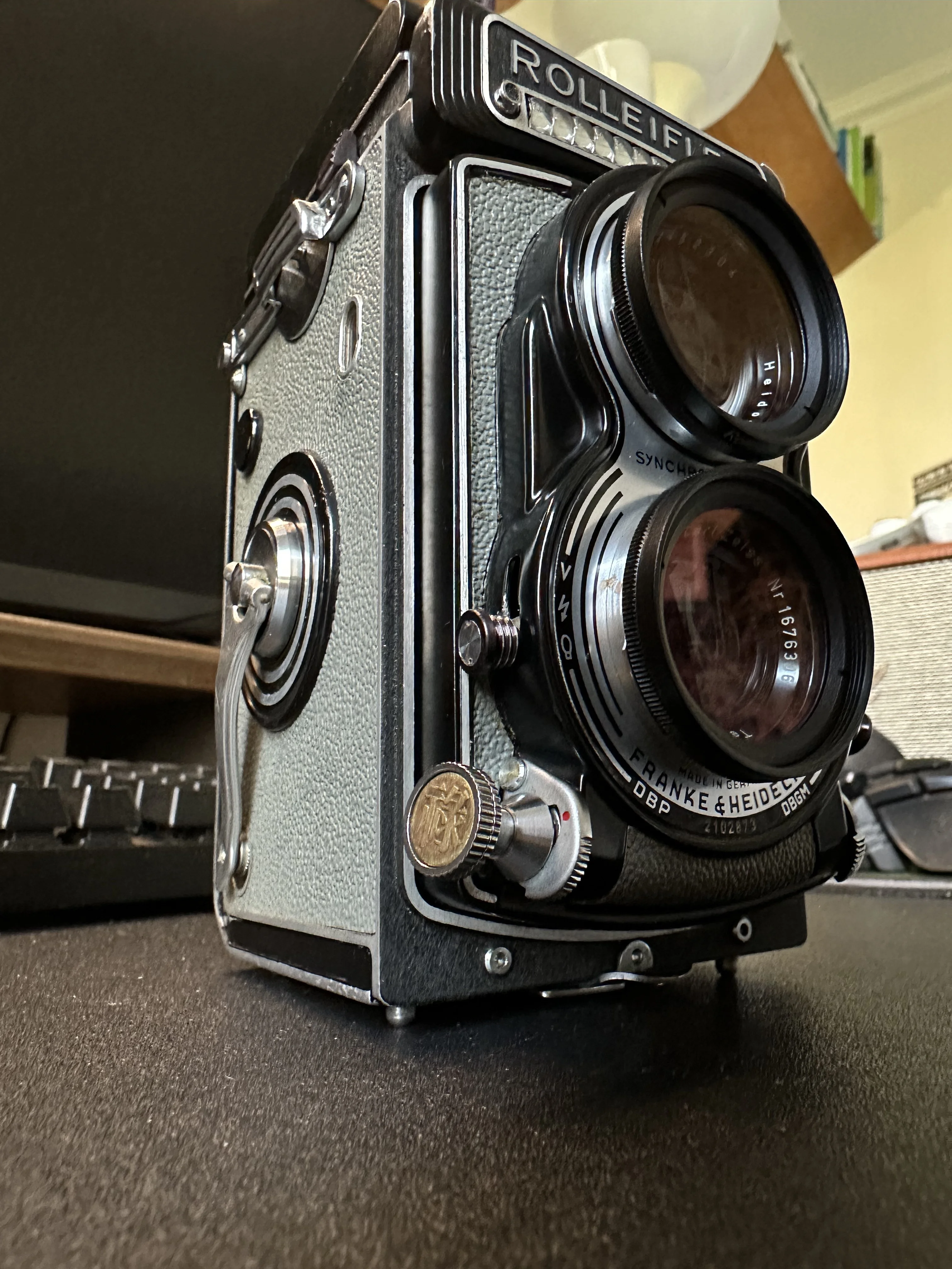 filmcamerashutterbutton35RFretroclassicaldecorationscrewnailsTwinLenReflex