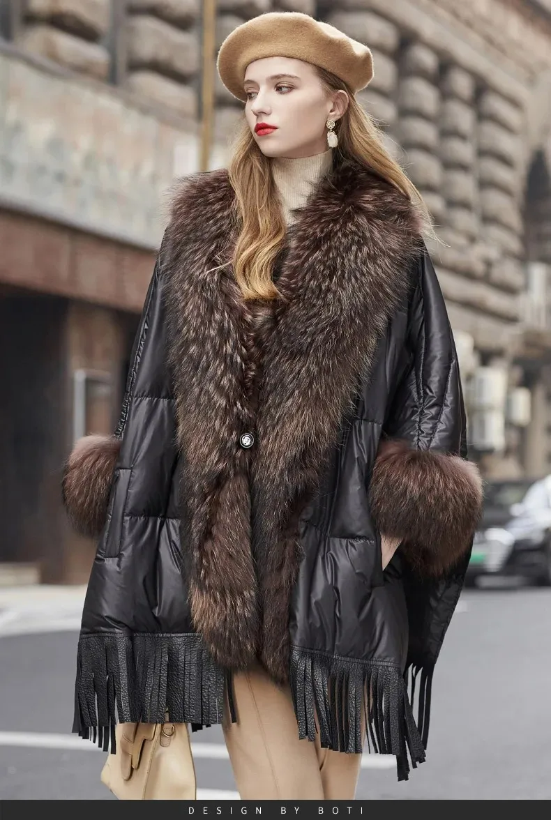 Hot 2025 European Fashion Cloak Goose Down Down Coat Trend Fashion