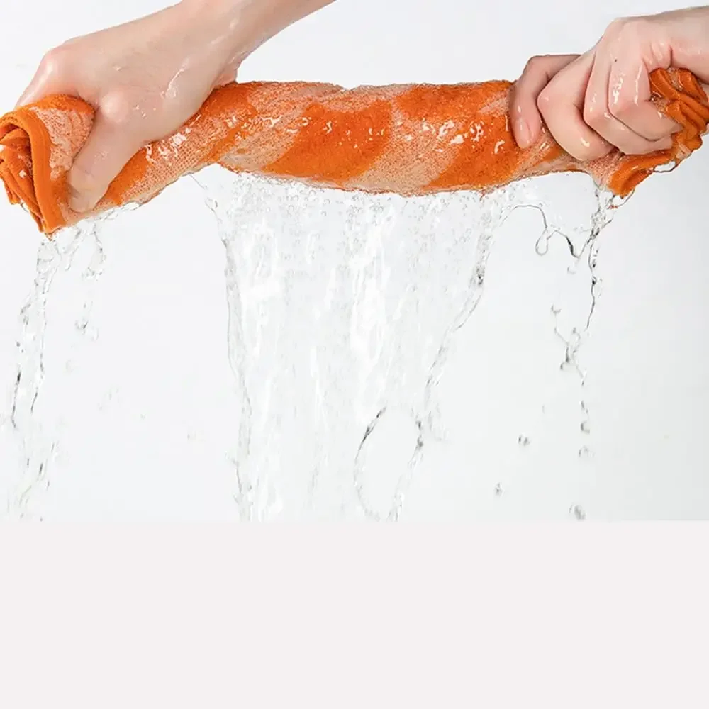 Verschiedene Farben des Jacquard-Gesichts- und Badetuchsets.