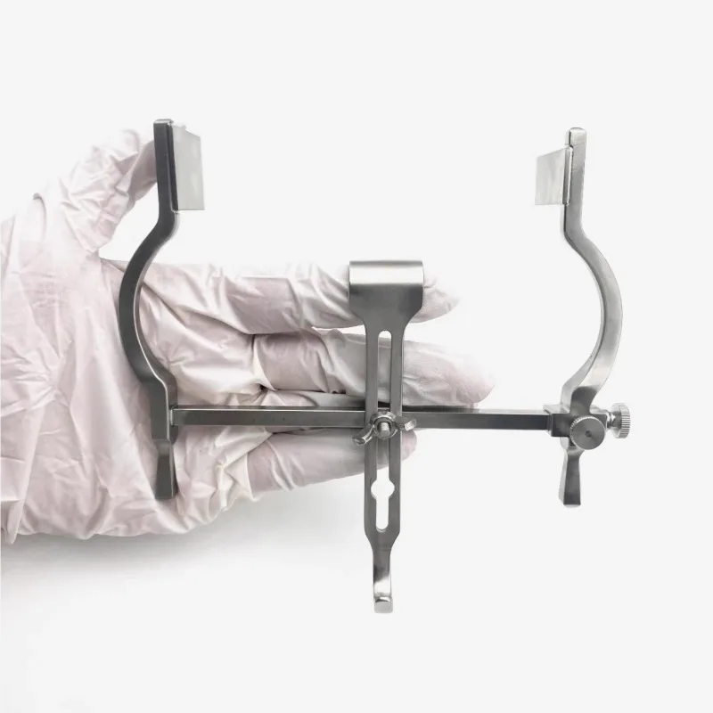Balfour retractor 3-blade system
