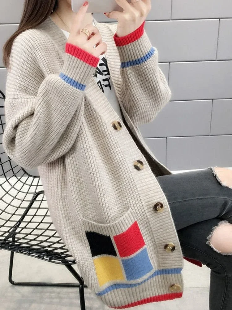 Рисунок 6 - Женский кардиган средней длины